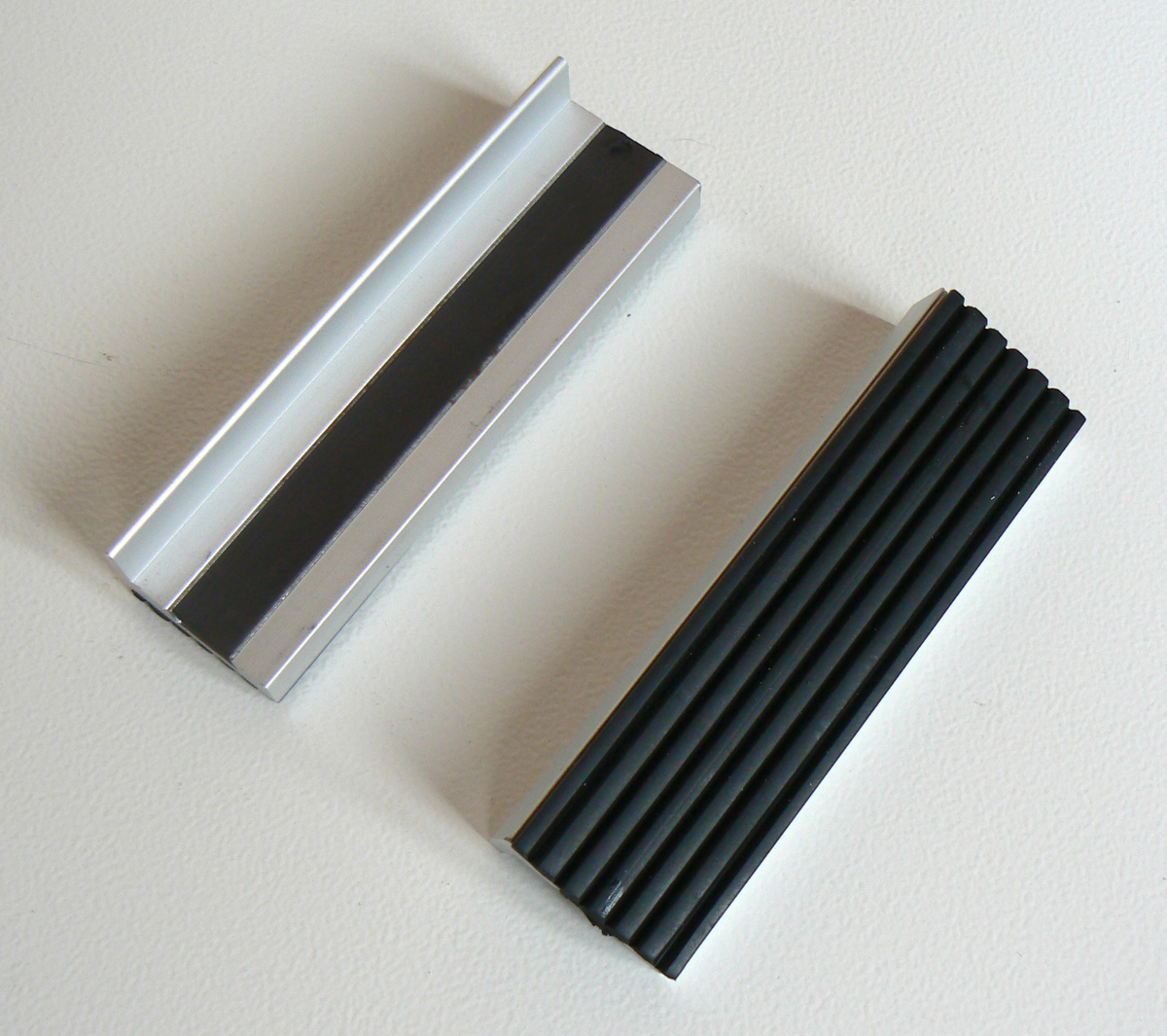 Ochranné hliníkové čelisti do svěráku 150 mm s gumou a magnetem, Condor Werkzeug