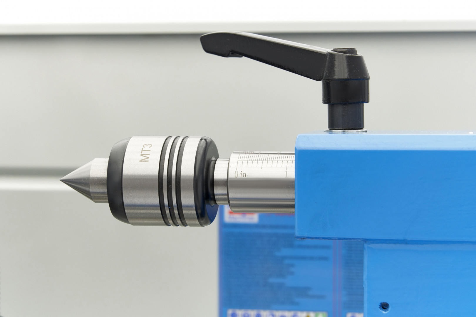 HBM 320V Norton DRO, soustruh na kov s podstavcem, vario otáčky řízené invertorem, převodovka posuvů, optické digitální odměřování s LCD, plně vybavený, 1.5 kW