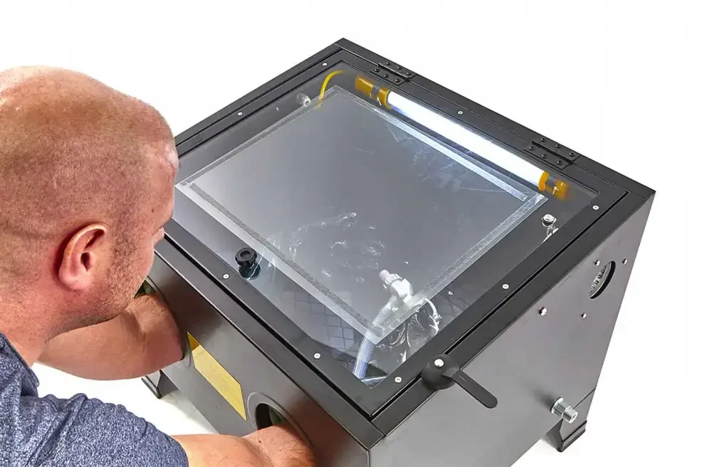 Pískovací box SBC 90 - kabina pro tryskání (pískovačka)