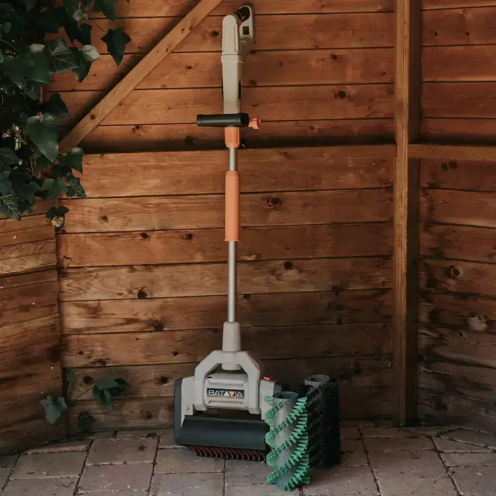 Univerzální elektrický kartáčový čistič povrchů, rotační kartáč, 230V, výkon 1020W, multikartáč MAXXBRUSH BATAVIA