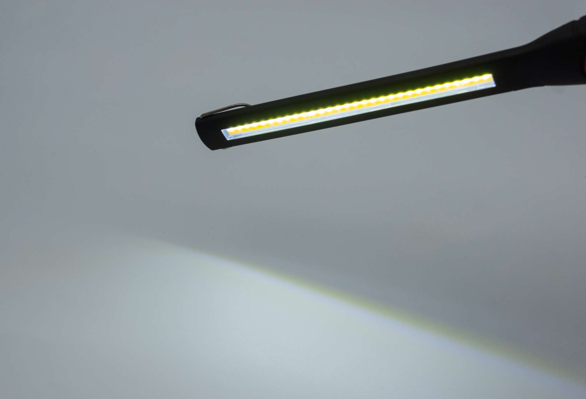 Úzké pracovní COB LED světlo Light-Mate™, Welzh