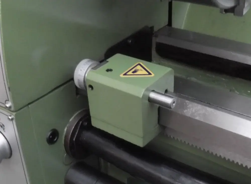 Mikrostop - stavitelný doraz podélného posuvu soustruhů, pro V-lože, Warco