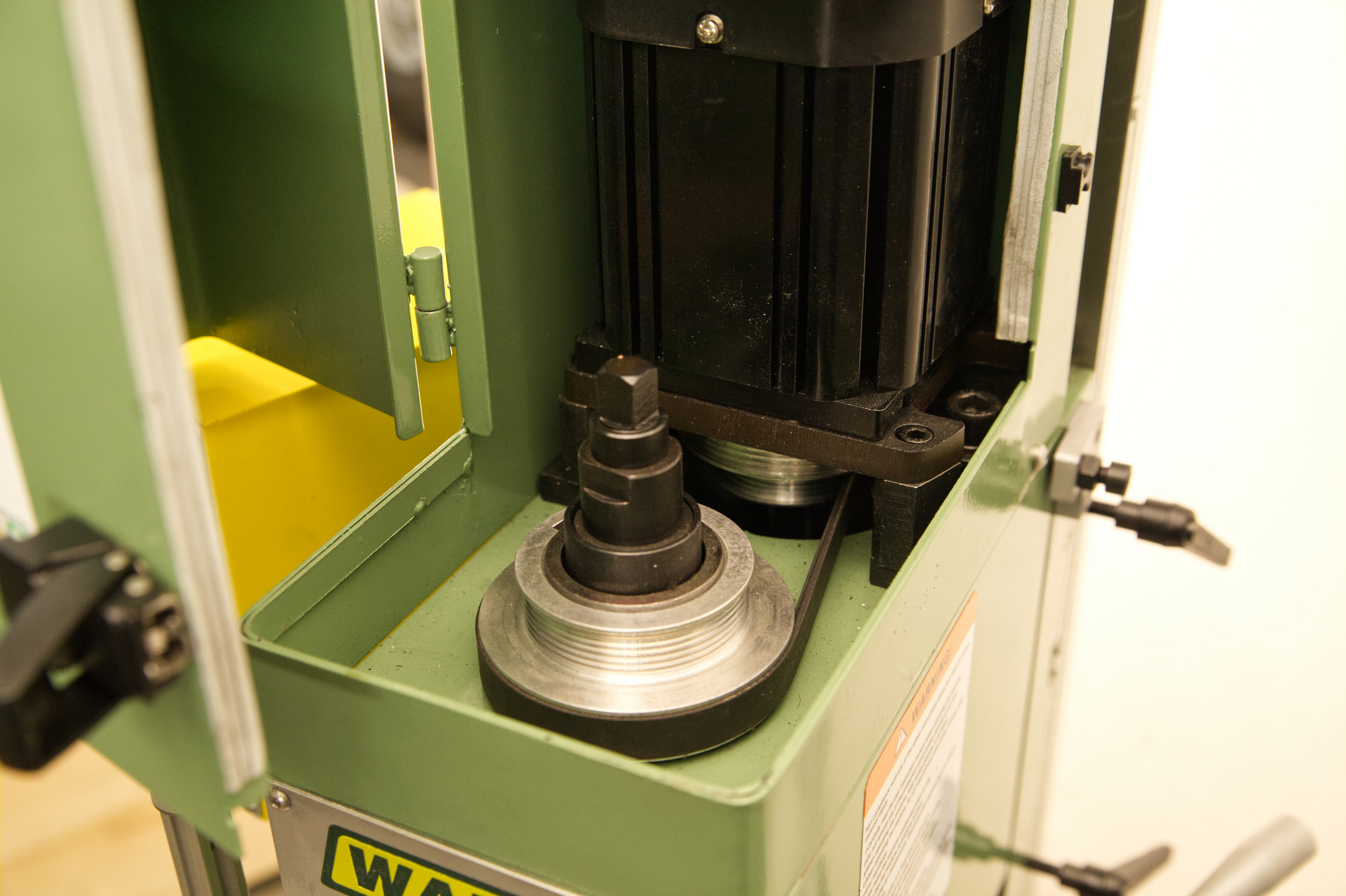 Warco WM 18B, frézka na kov, řemenový pohon, variabilní otáčky - 230 kg