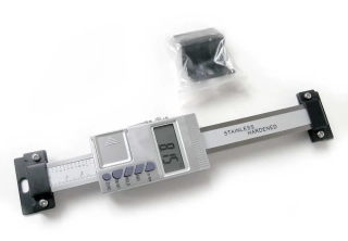 Digitální snímač polohy vertikální, rozlišení 0.01 mm, rozsah měření 150 mm