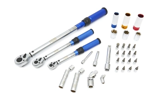 Profesionální momentové klíče 1/4", 3/8", 1/2", rozsah 5 - 220 Nm, obousměrné, kalibrační protokol, se sadou nástavců - 32 ks